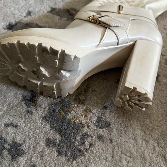 Quilted boots size 10 - Picture 3 of 6